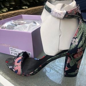 Woman’s shoes, Beautiful open toe , Brand New Shoes